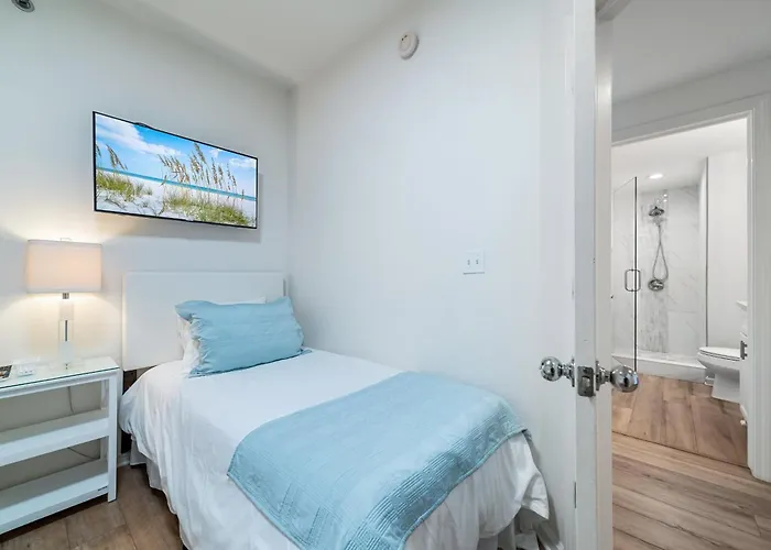 Apartment Club B-704 New-completely Updated-built-in Ice Maker-beachfront-resort *