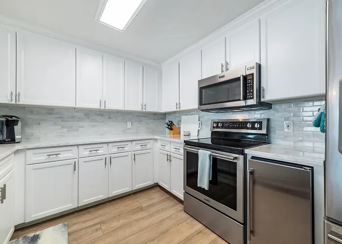 Apartment Club B-704 New-completely Updated-built-in Ice Maker-beachfront-resort *